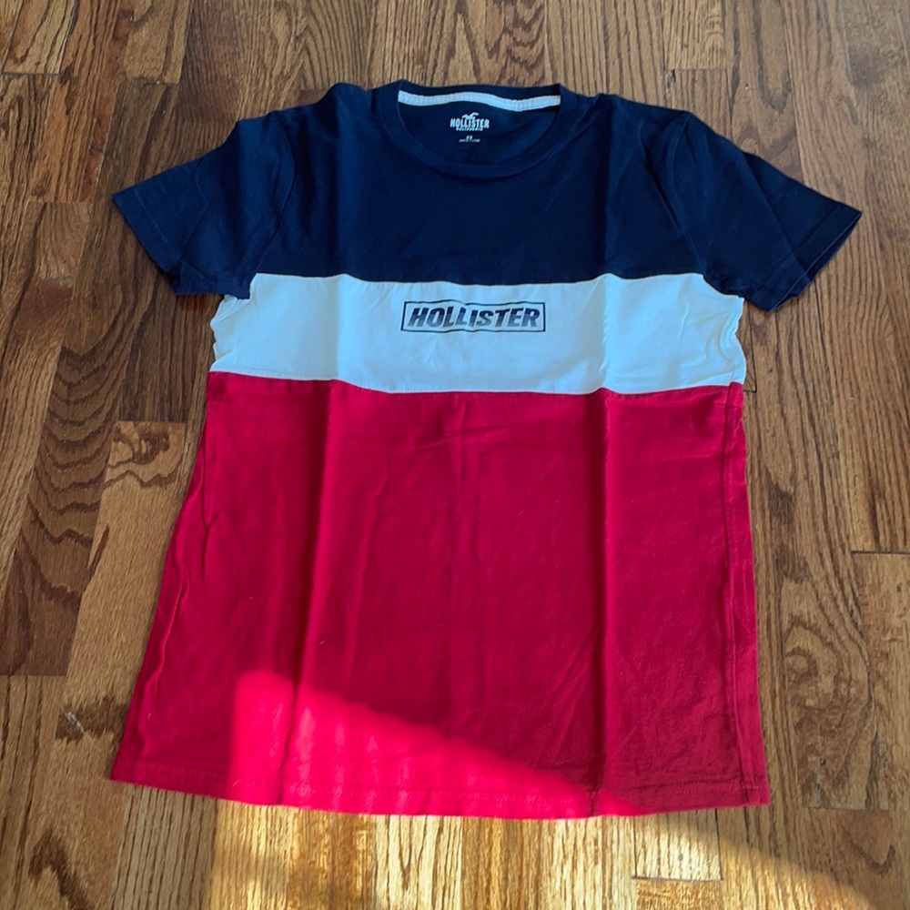 Men’s Hollister T-shirt